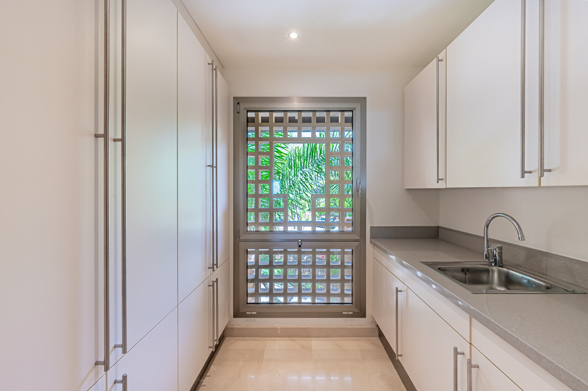 2 Bed Apartment for sale in The Golden Mile Costa Del Sol, Málaga, Spain