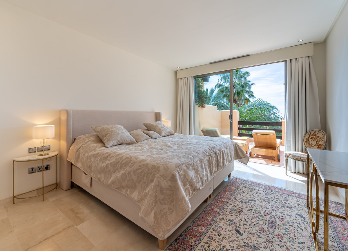 2 Bed Apartment for sale in The Golden Mile Costa Del Sol, Málaga, Spain