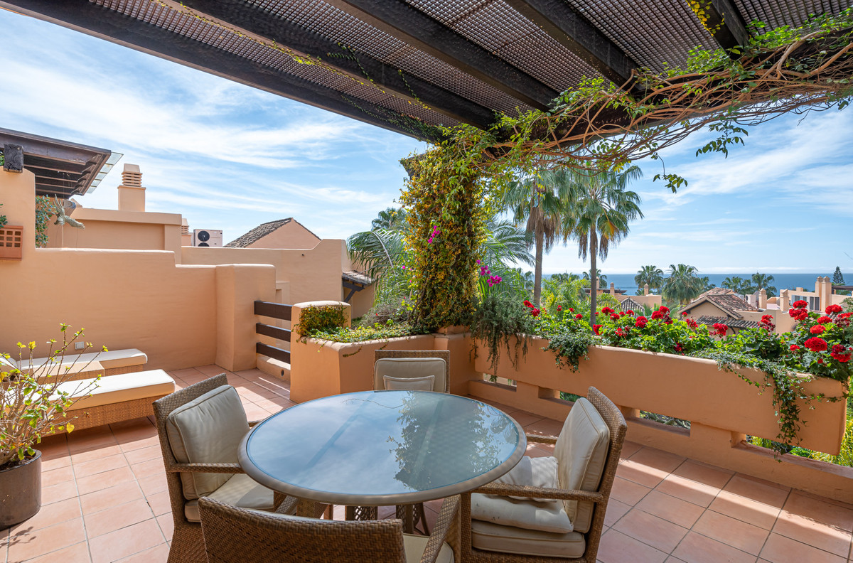 2 Bed Apartment for sale in The Golden Mile Costa Del Sol, Málaga, Spain