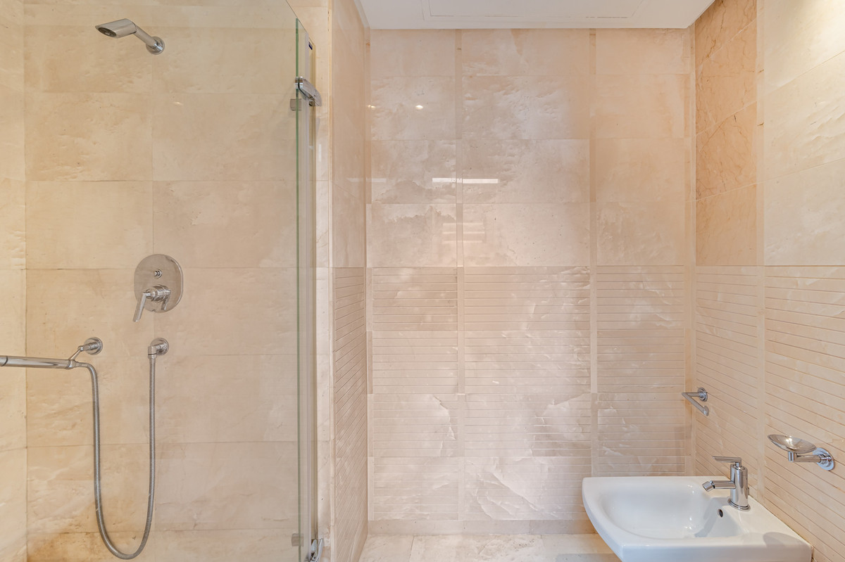 2 Bed Apartment for sale in The Golden Mile Costa Del Sol, Málaga, Spain