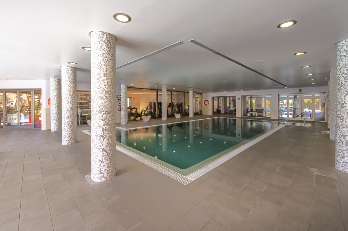 2 Bed Apartment for sale in The Golden Mile Costa Del Sol, Málaga, Spain