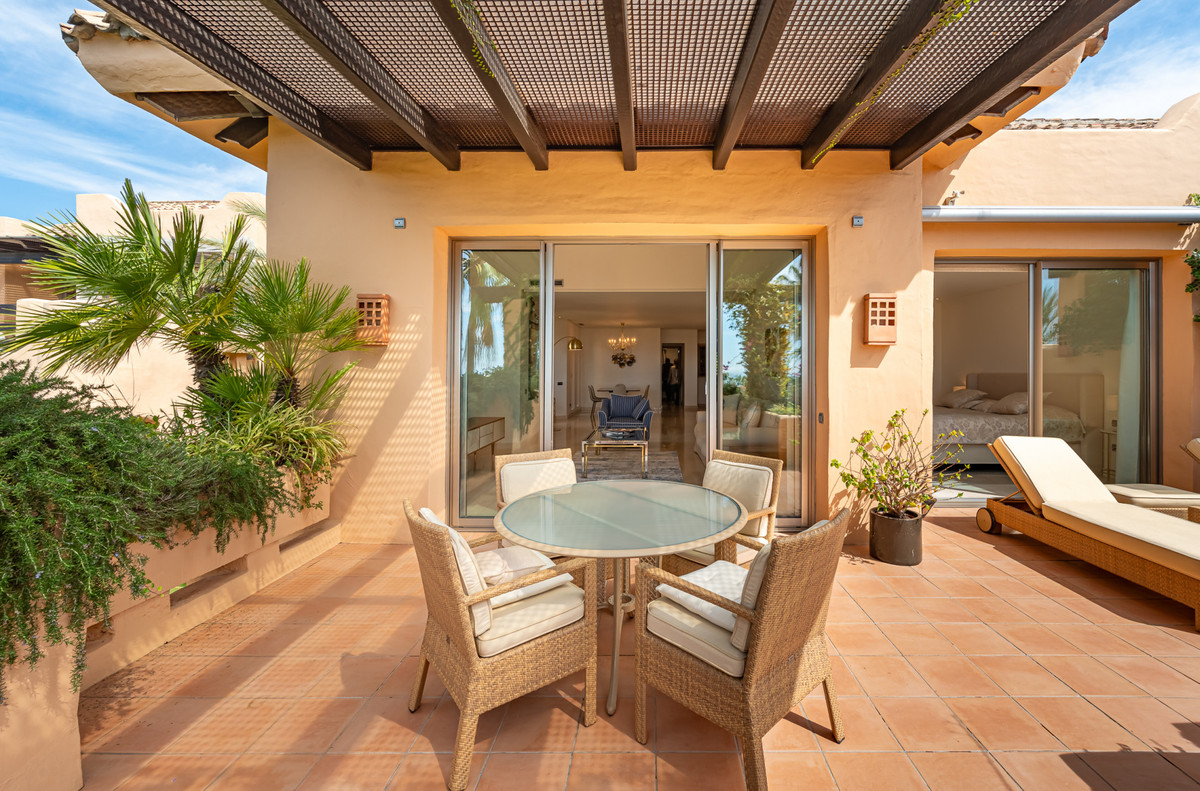 2 Bed Apartment for sale in The Golden Mile Costa Del Sol, Málaga, Spain
