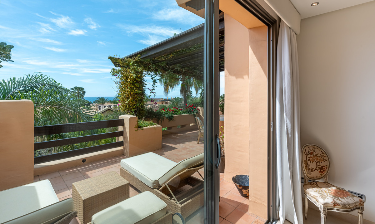 2 Bed Apartment for sale in The Golden Mile Costa Del Sol, Málaga, Spain