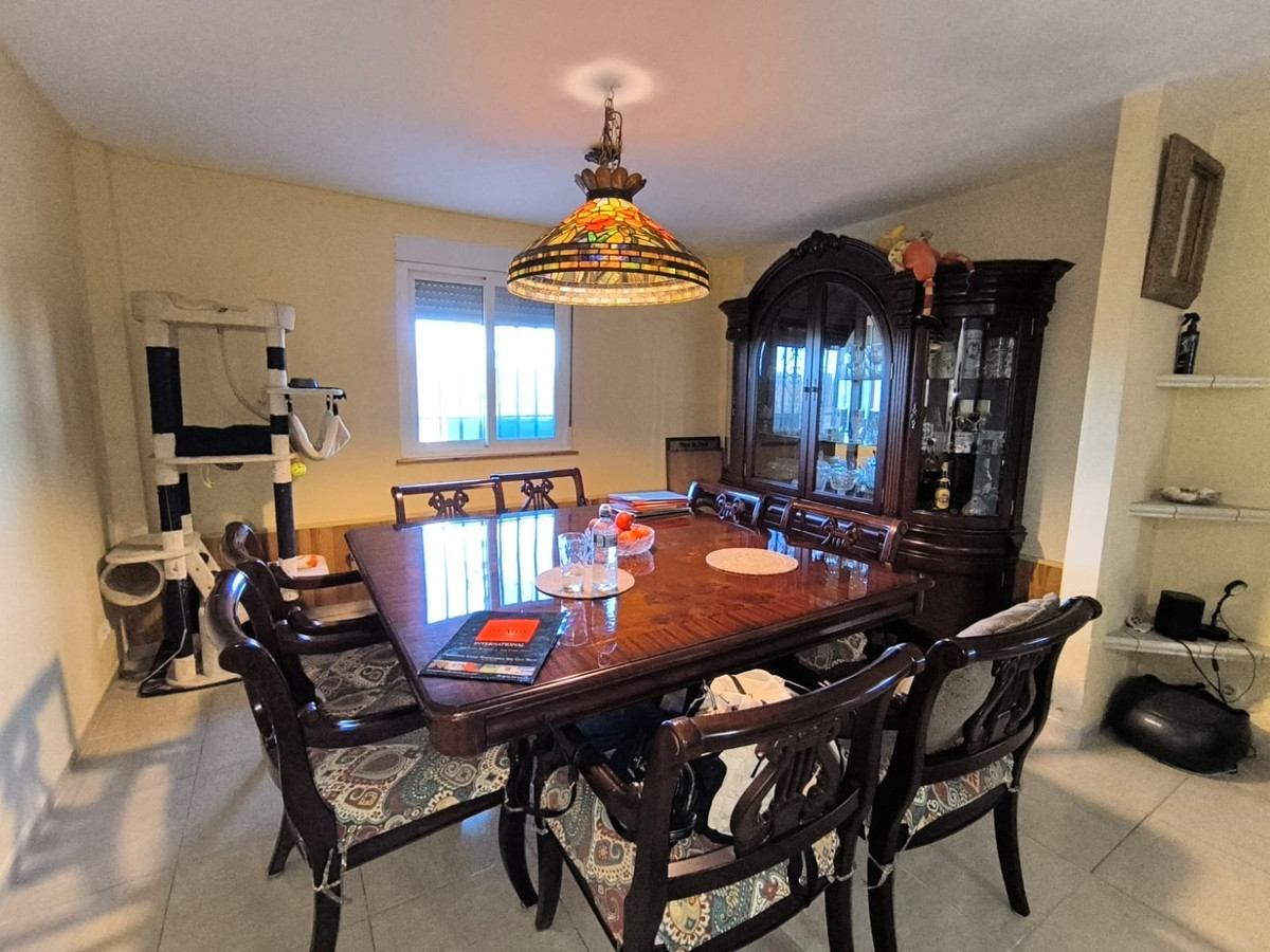5 Bed Townhouse for sale in Villena Costa Blanca, Alicante, Spain