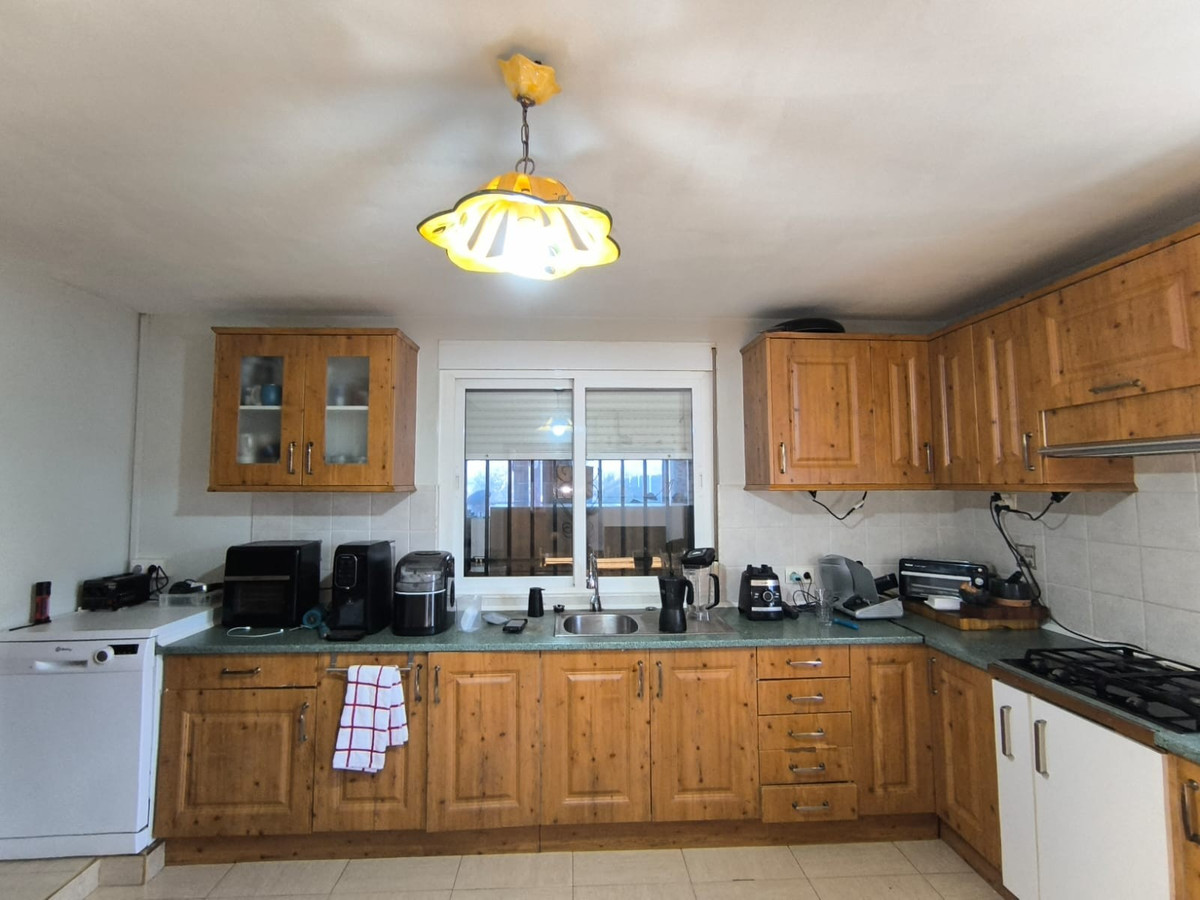 5 Bed Townhouse for sale in Villena Costa Blanca, Alicante, Spain