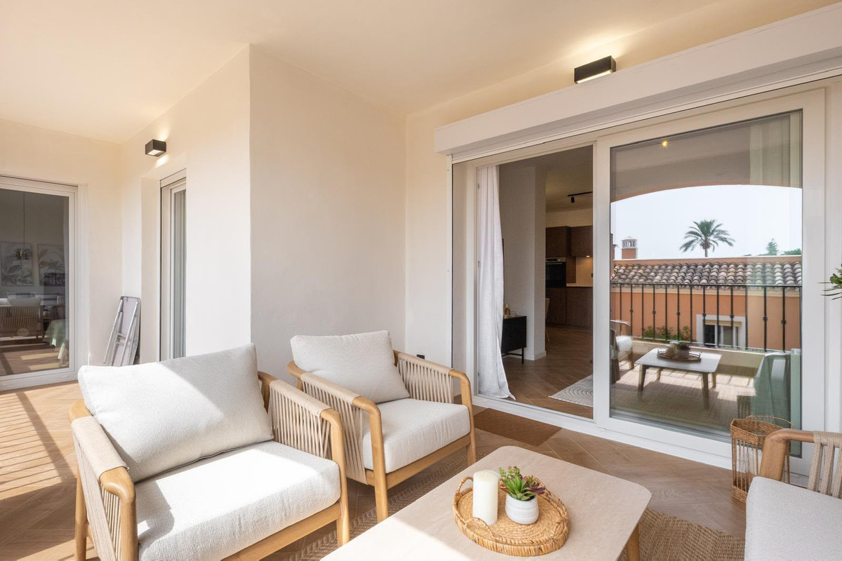3 Bed Apartment for sale in Nueva Andalucía Costa Del Sol, Málaga, Spain