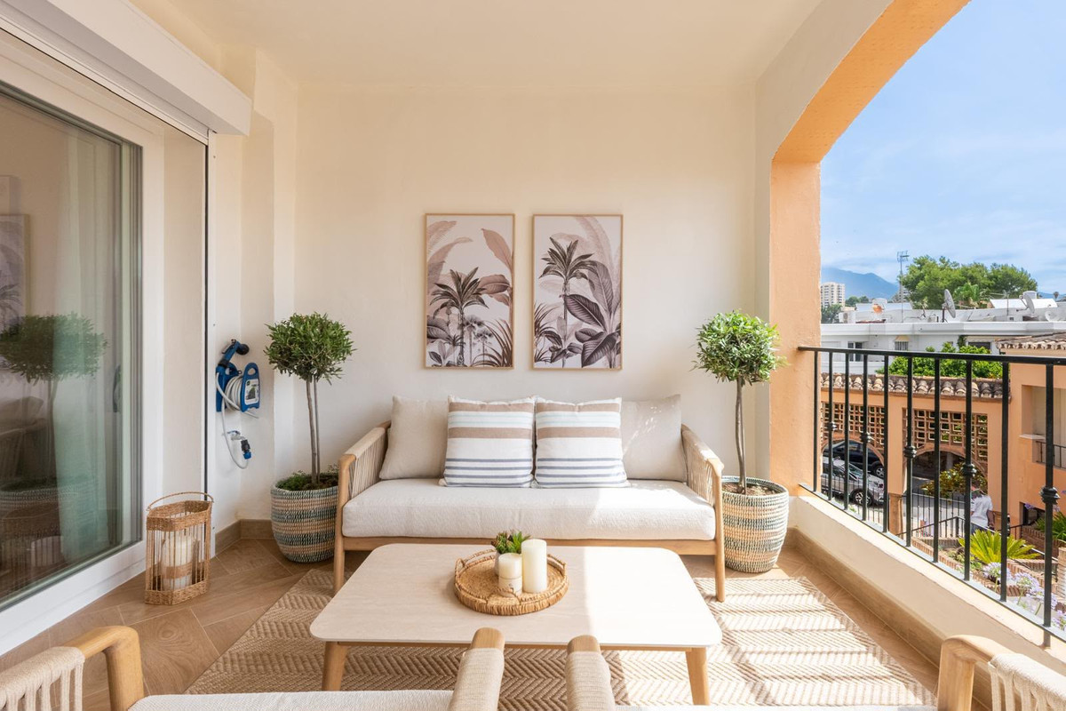 3 Bed Apartment for sale in Nueva Andalucía Costa Del Sol, Málaga, Spain