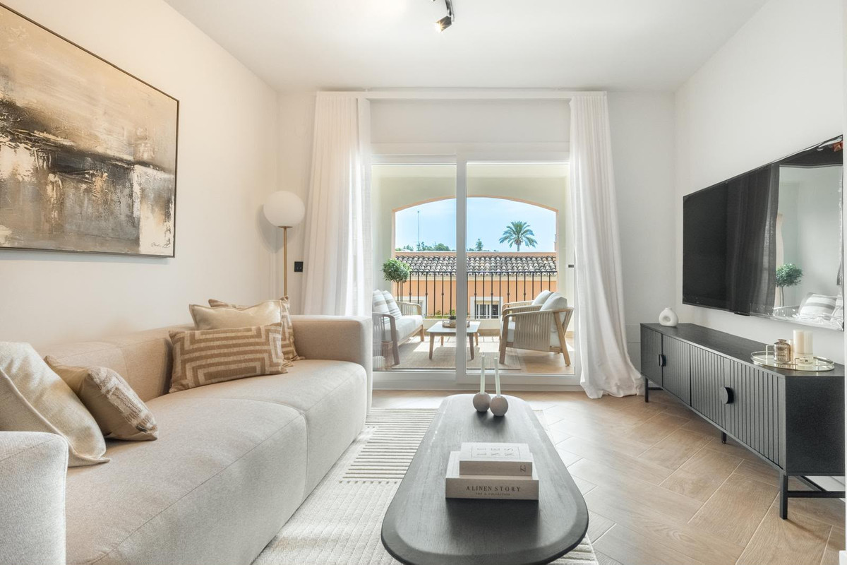 3 Bed Apartment for sale in Nueva Andalucía Costa Del Sol, Málaga, Spain