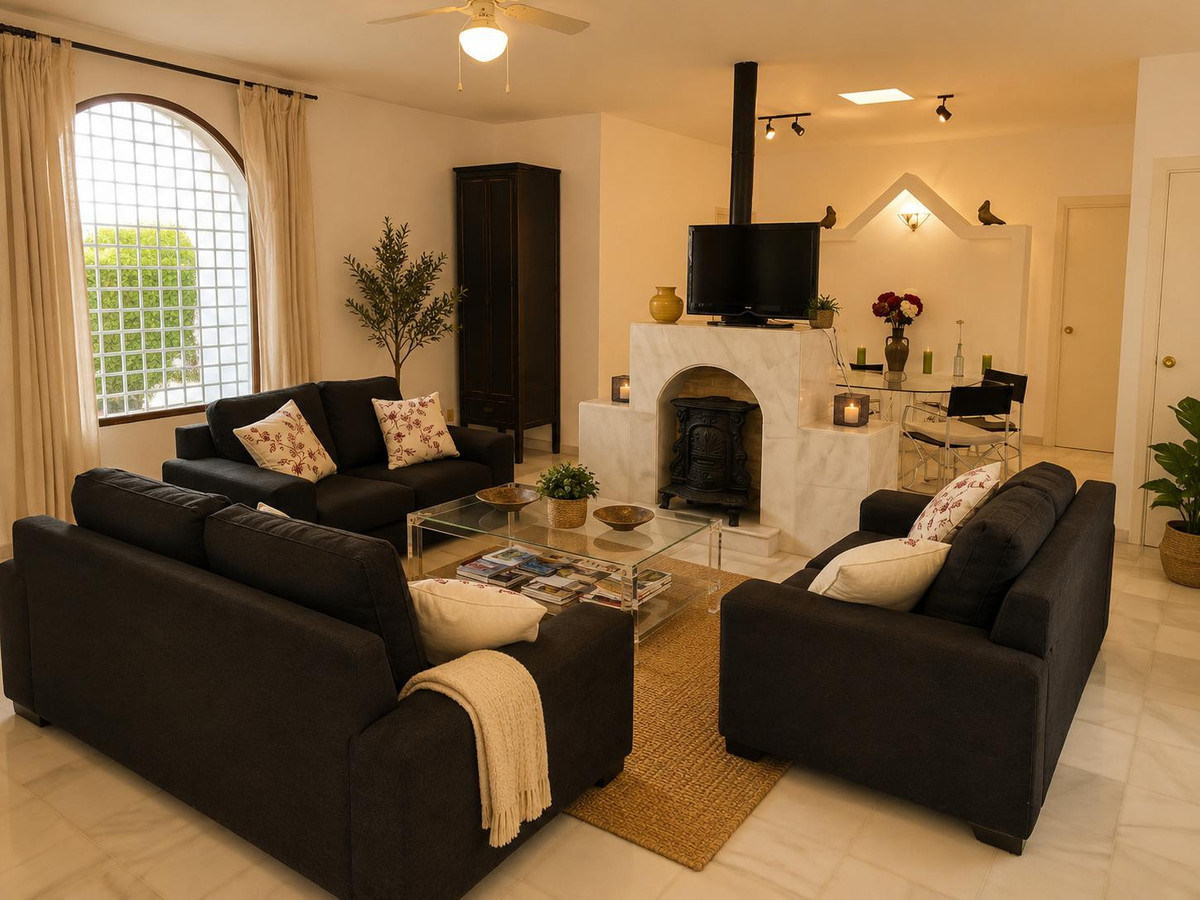 Se vende Villa - Chalet de 4 dormitorios en Costa Del Sol, Málaga, España