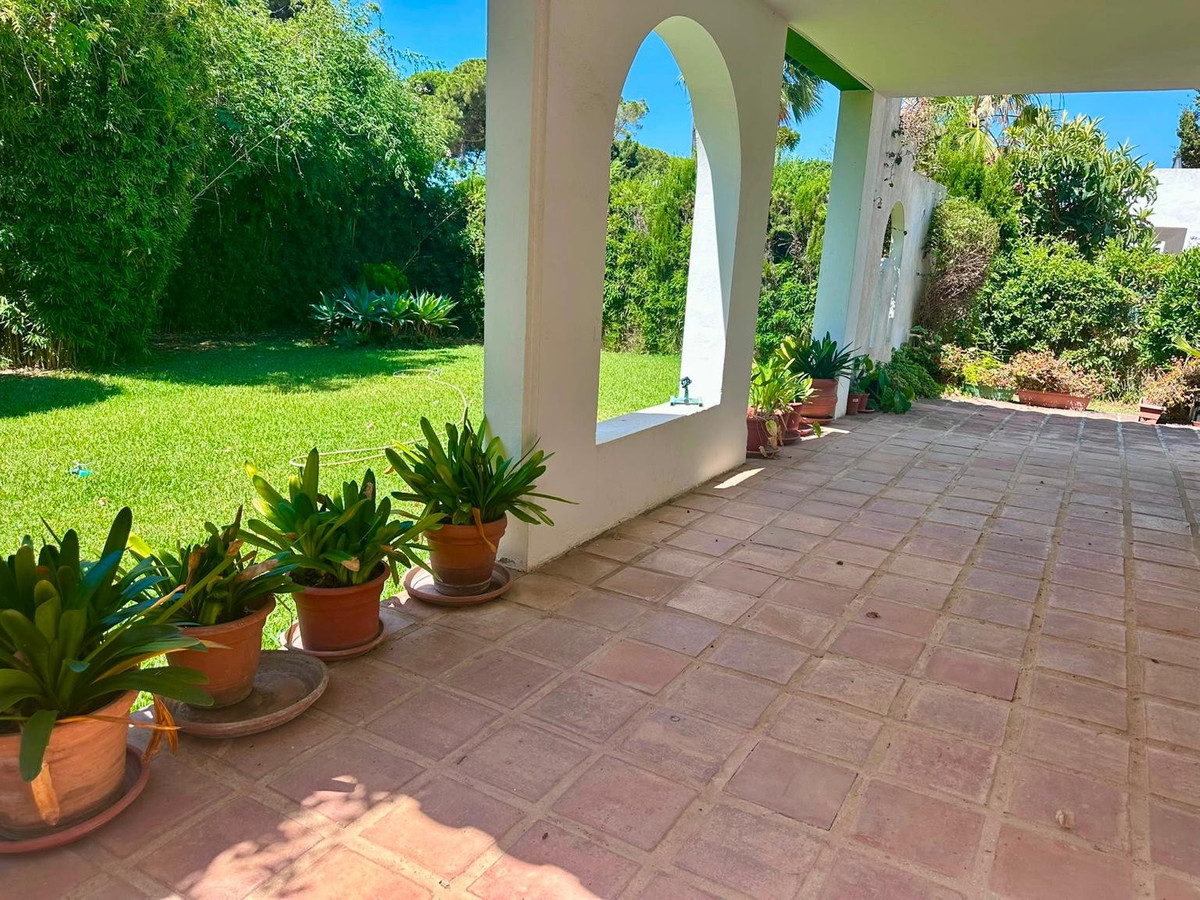 Se vende Villa - Chalet de 4 dormitorios en Costa Del Sol, Málaga, España