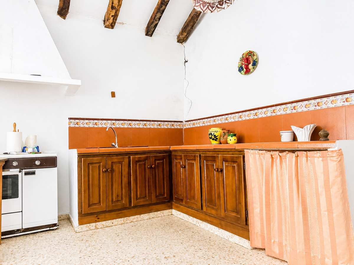 2 Bed Commercial unit for sale in Gaucín Costa Del Sol, Málaga, Spain