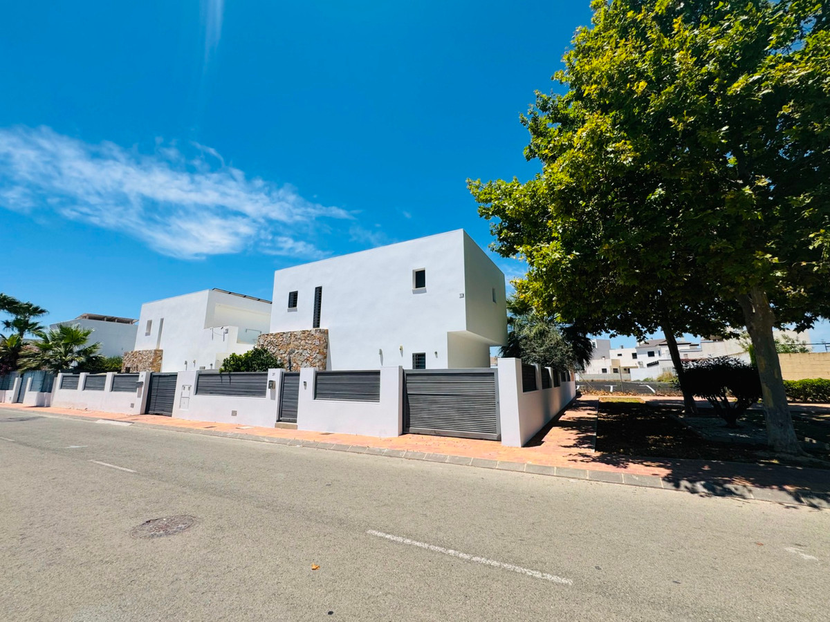 Se vende Villa - Chalet de 3 dormitorios en Costa Calida, Murcia, España