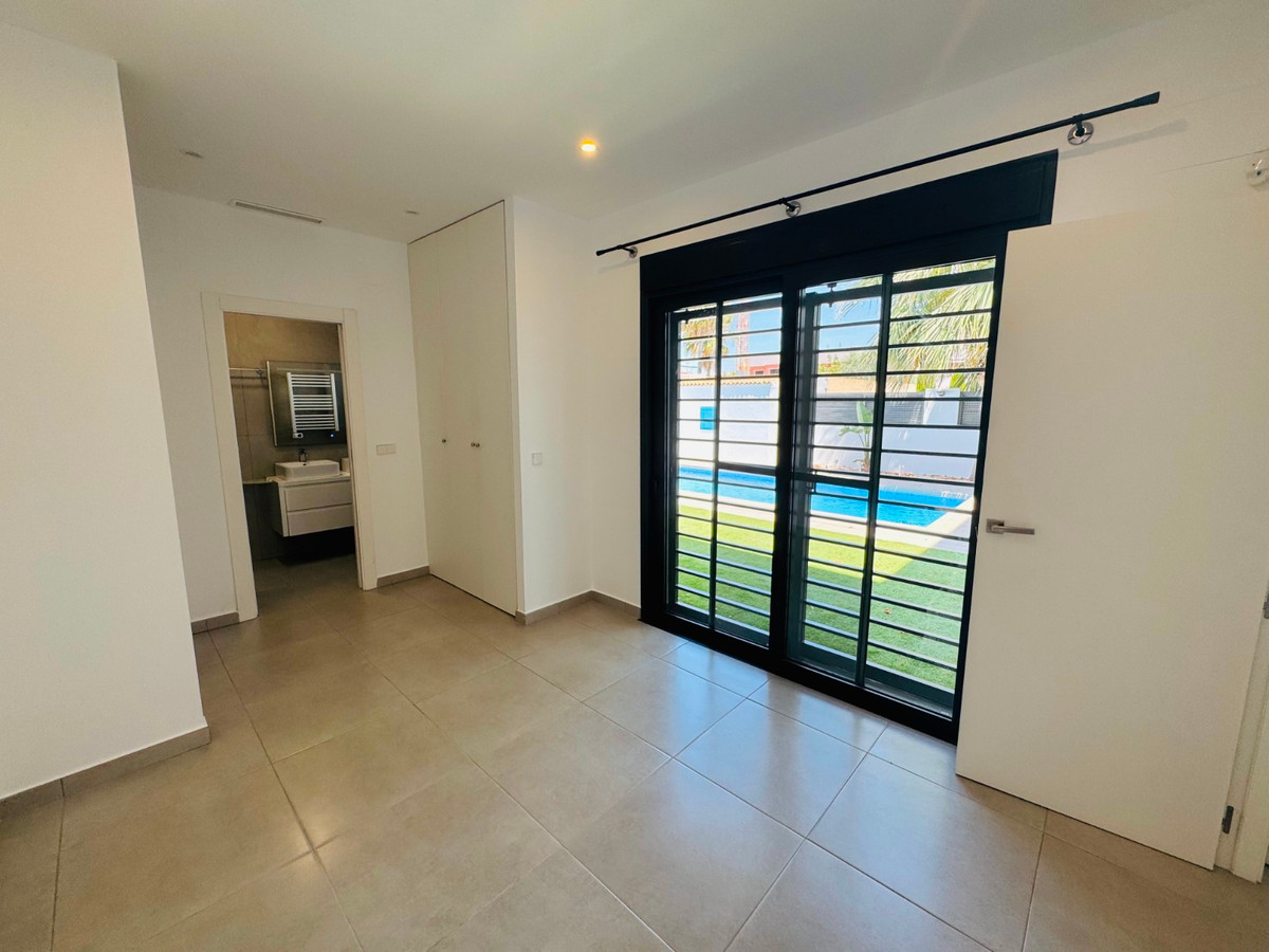 Se vende Villa - Chalet de 3 dormitorios en Costa Calida, Murcia, España