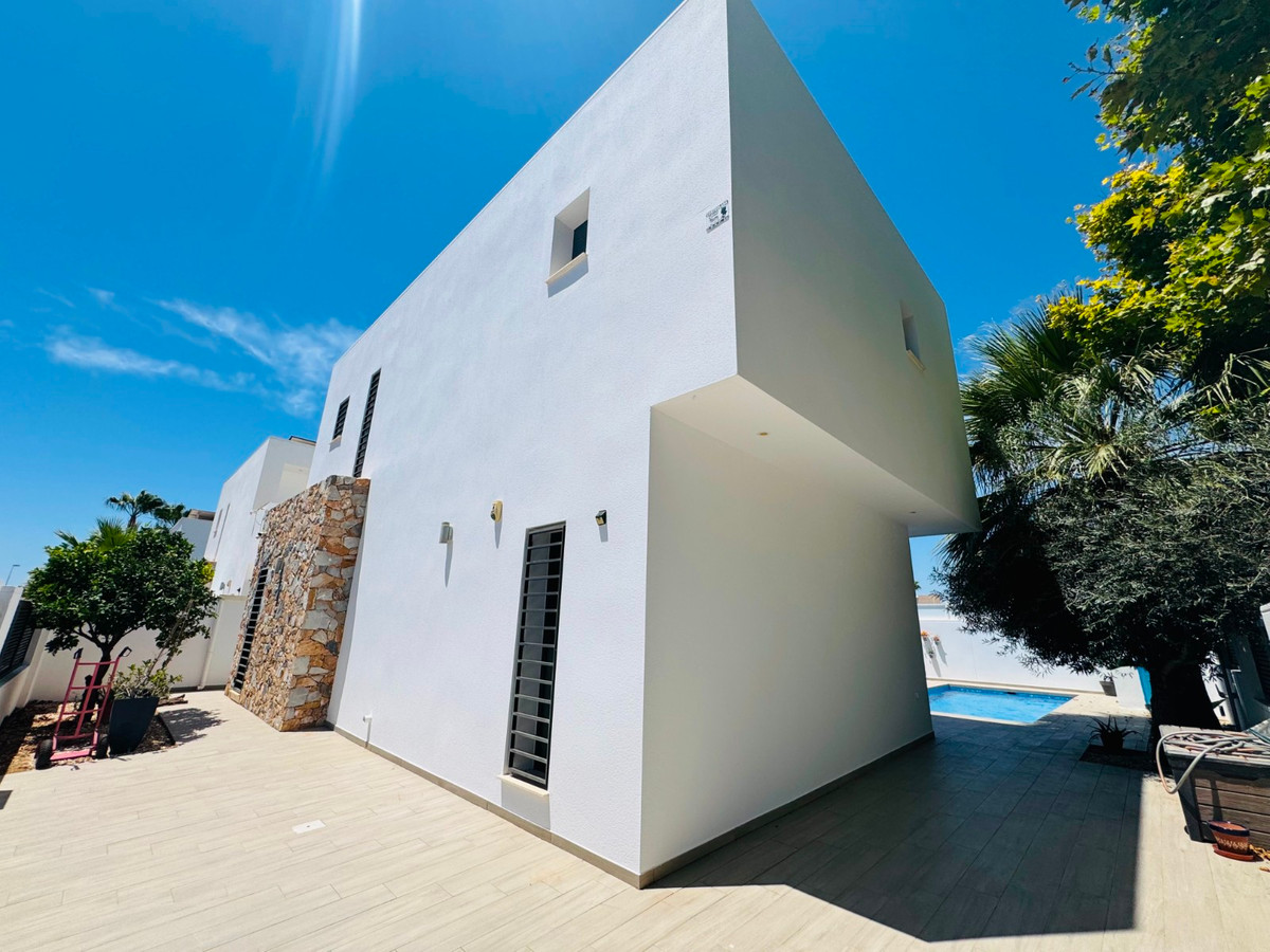 Se vende Villa - Chalet de 3 dormitorios en Costa Calida, Murcia, España