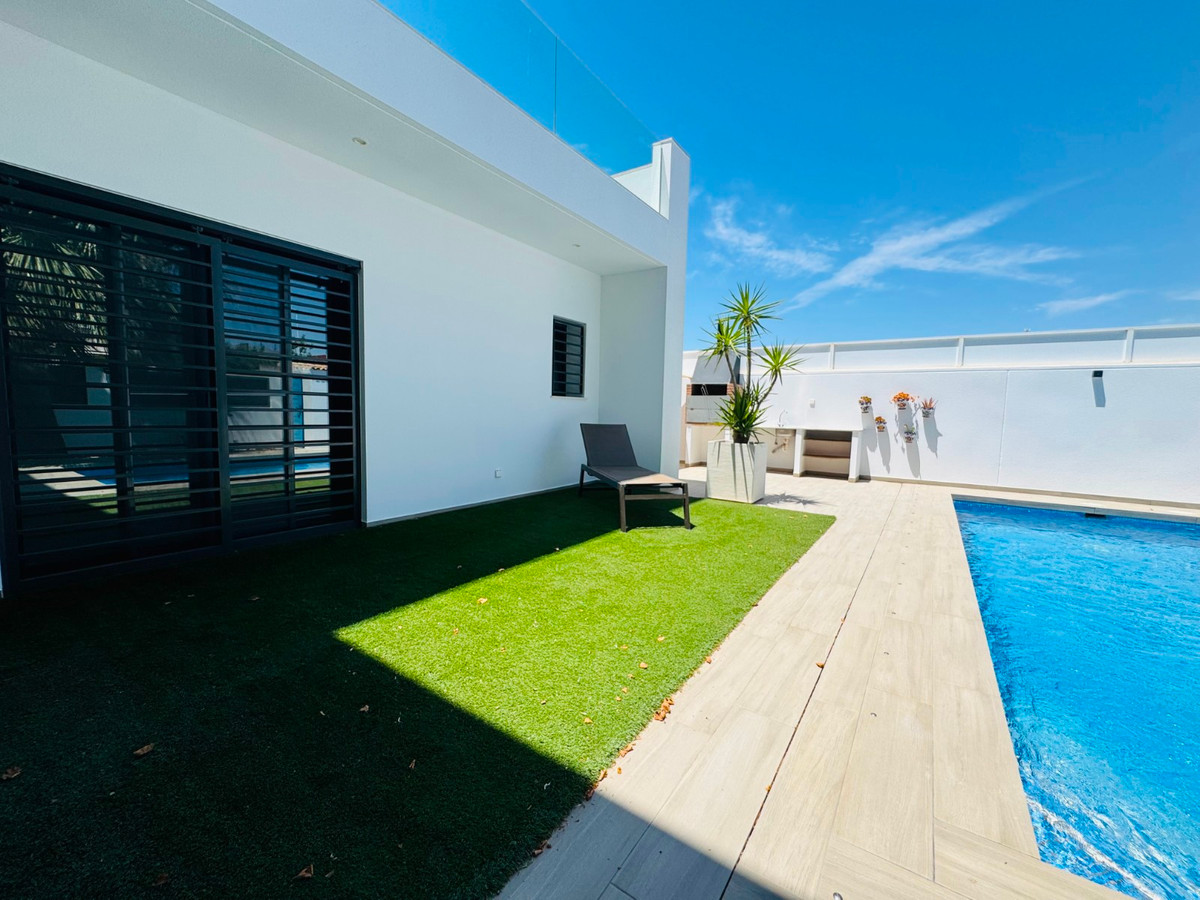Se vende Villa - Chalet de 3 dormitorios en Costa Calida, Murcia, España