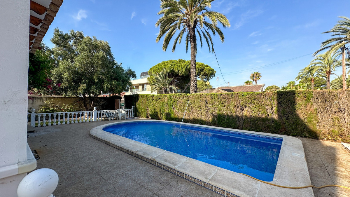 4 Bed Townhouse for sale in Cabo Roig Costa Blanca, Alicante, Spain