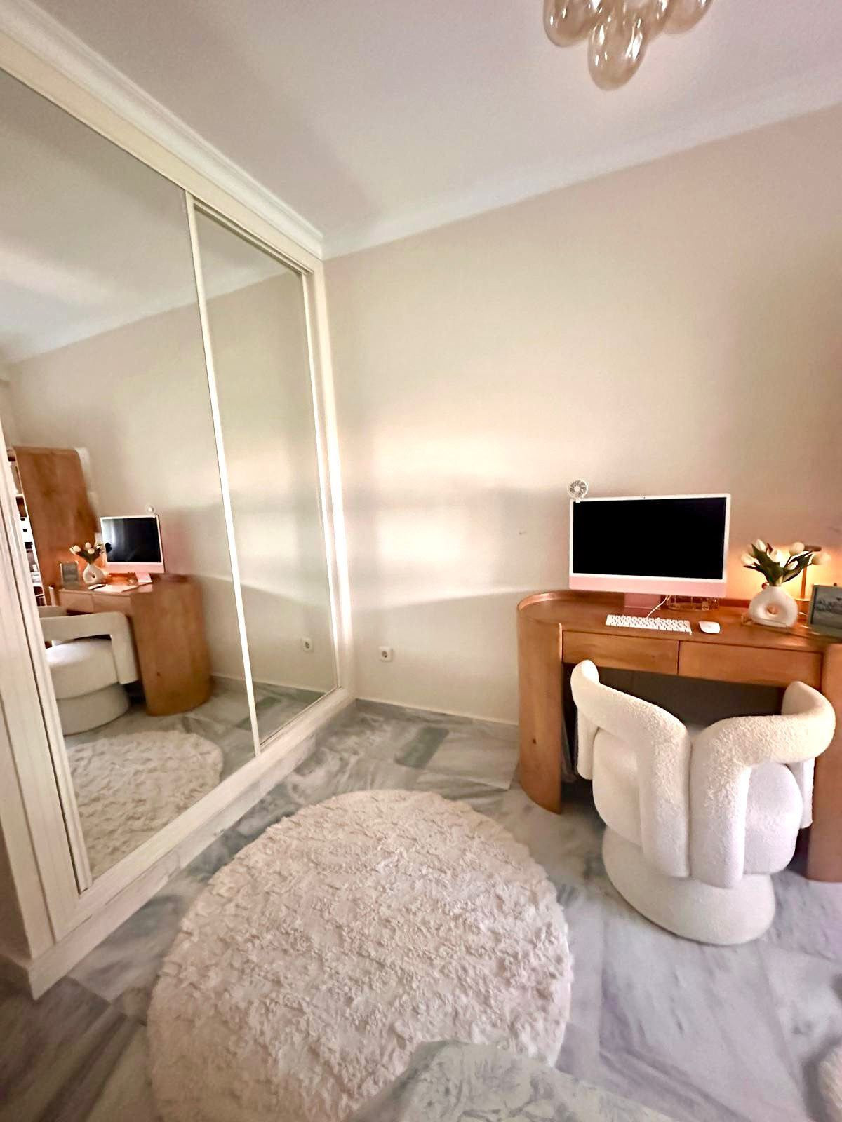 Se vende Apartamento Planta Media de 2 dormitorios en Costa Del Sol, Málaga, España