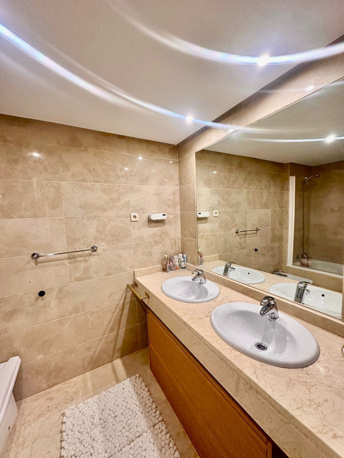 Se vende Apartamento Planta Media de 2 dormitorios en Costa Del Sol, Málaga, España