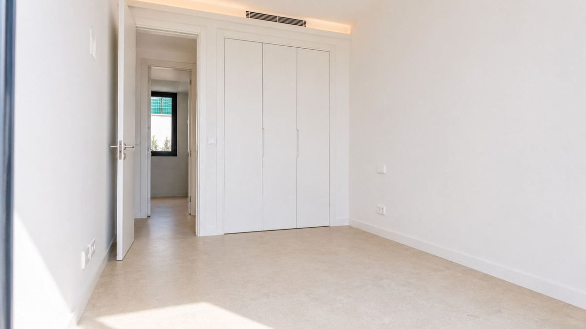 Se vende Villa - Chalet de 3 dormitorios en Costa Del Sol, Málaga, España