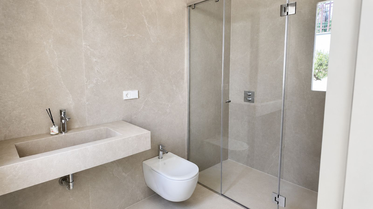 Se vende Villa - Chalet de 3 dormitorios en Costa Del Sol, Málaga, España