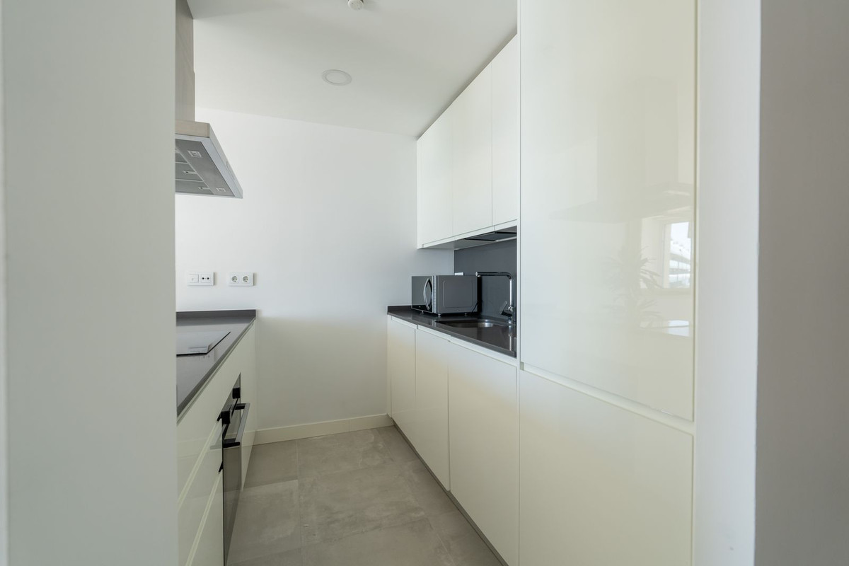2 Bed Apartment for sale in Fuengirola Costa Del Sol, Málaga, Spain