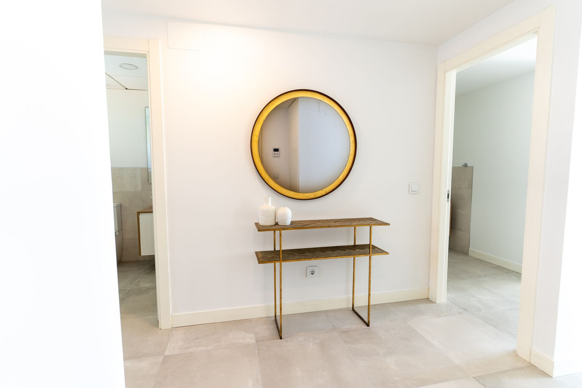 2 Bed Apartment for sale in Fuengirola Costa Del Sol, Málaga, Spain