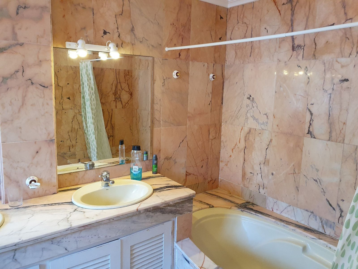 2 Bed Townhouse for sale in El Presidente Costa Del Sol, Málaga, Spain