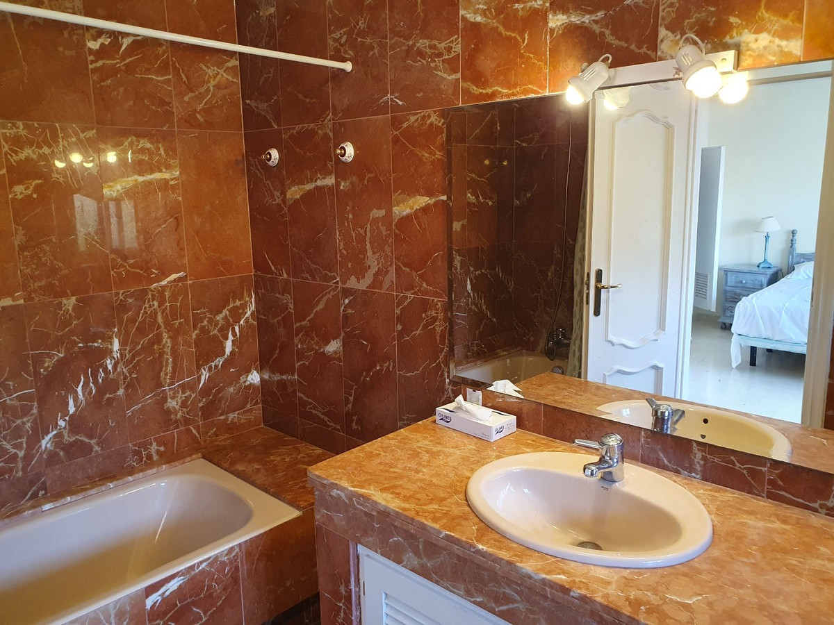 2 Bed Townhouse for sale in El Presidente Costa Del Sol, Málaga, Spain