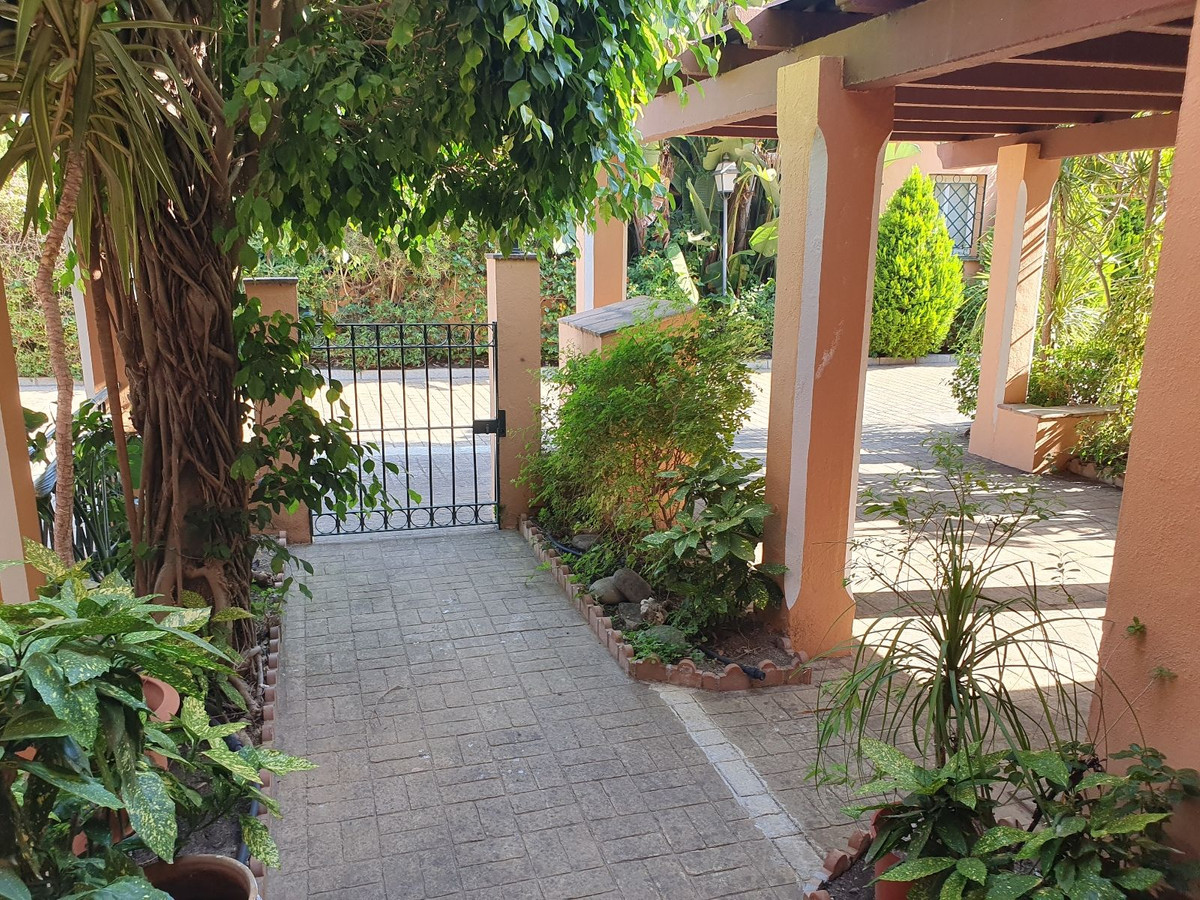 2 Bed Townhouse for sale in El Presidente Costa Del Sol, Málaga, Spain