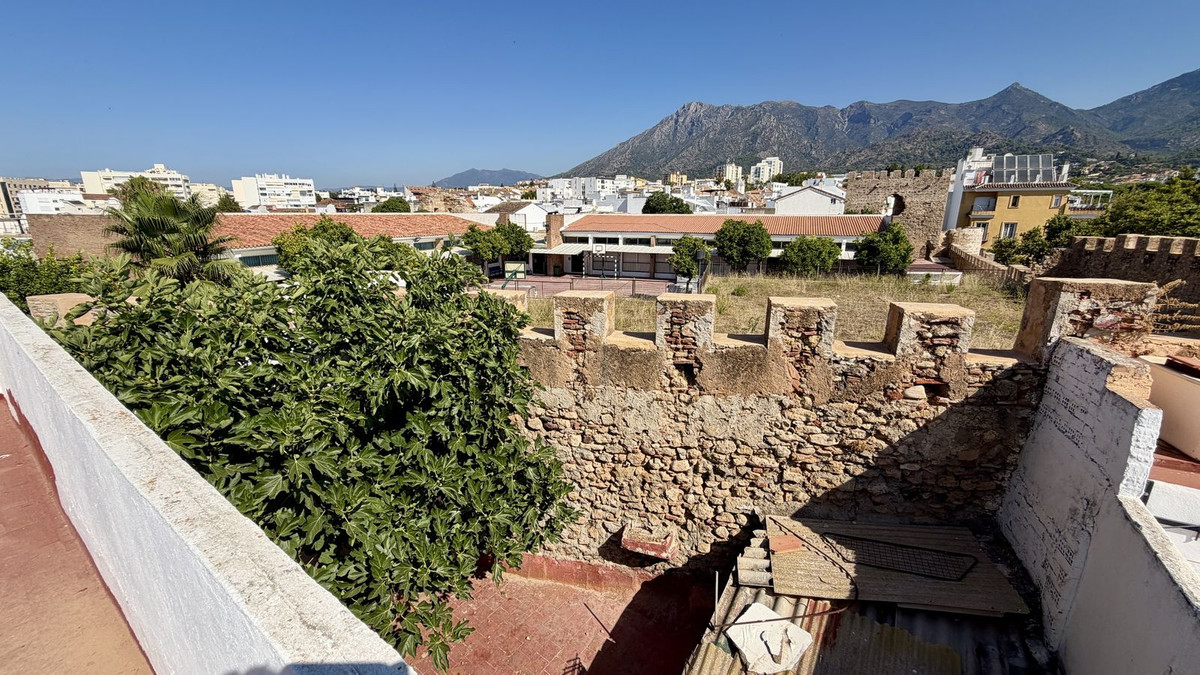 7 Bed Townhouse for sale in Marbella Costa Del Sol, Málaga, Spain