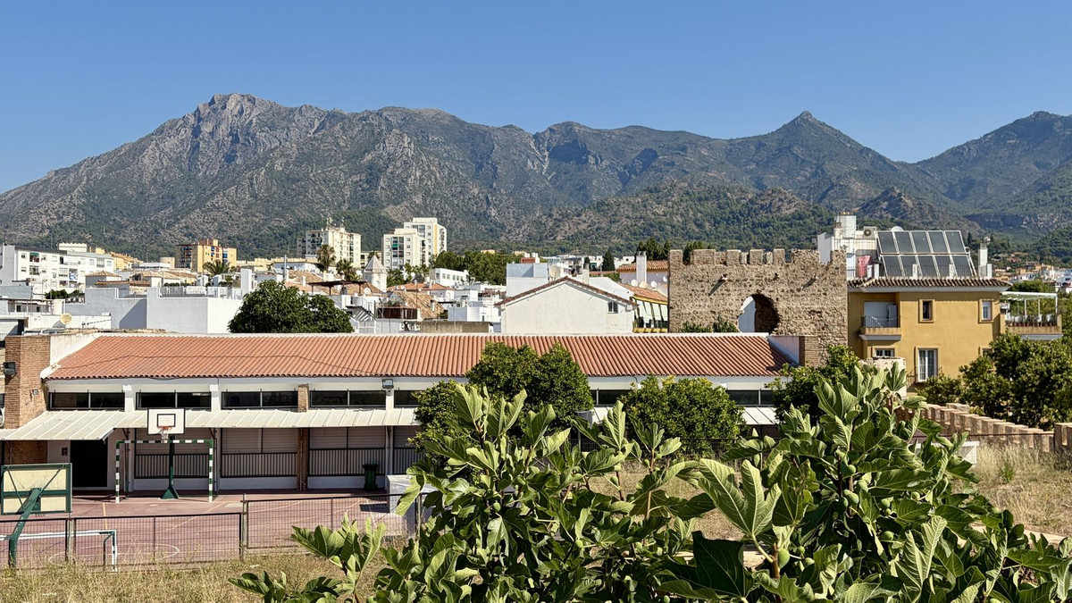 7 Bed Townhouse for sale in Marbella Costa Del Sol, Málaga, Spain