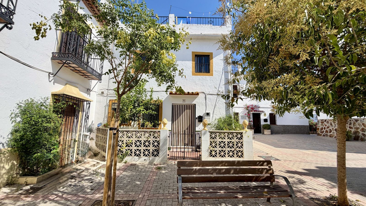 7 Bed Townhouse for sale in Marbella Costa Del Sol, Málaga, Spain