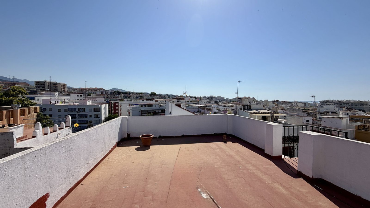 7 Bed Townhouse for sale in Marbella Costa Del Sol, Málaga, Spain