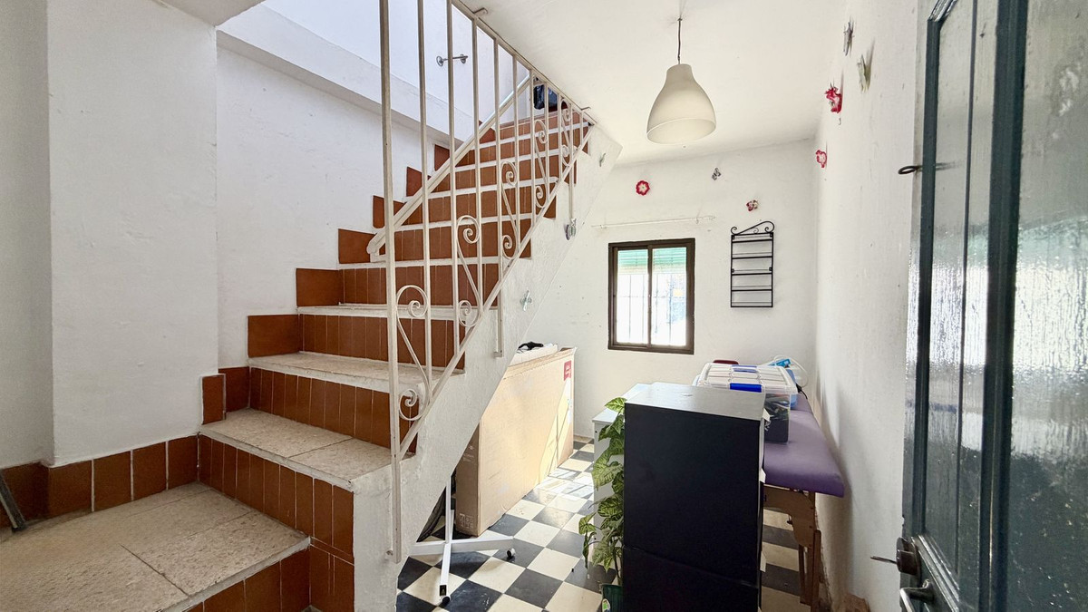 7 Bed Townhouse for sale in Marbella Costa Del Sol, Málaga, Spain