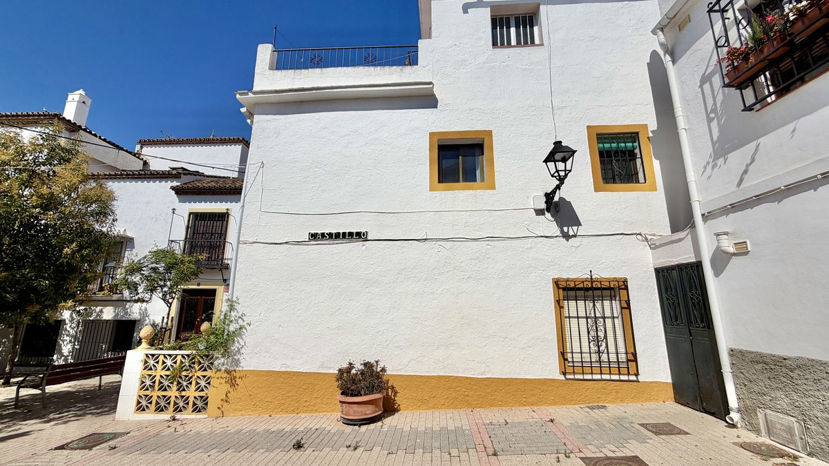 7 Bed Townhouse for sale in Marbella Costa Del Sol, Málaga, Spain