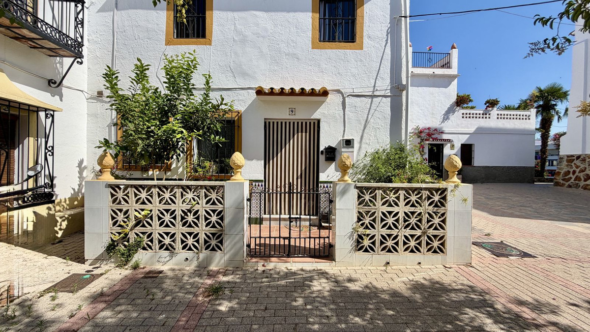 7 Bed Townhouse for sale in Marbella Costa Del Sol, Málaga, Spain