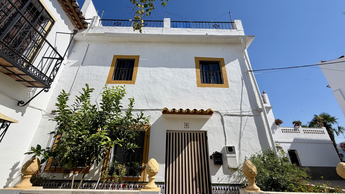 7 Bed Townhouse for sale in Marbella Costa Del Sol, Málaga, Spain