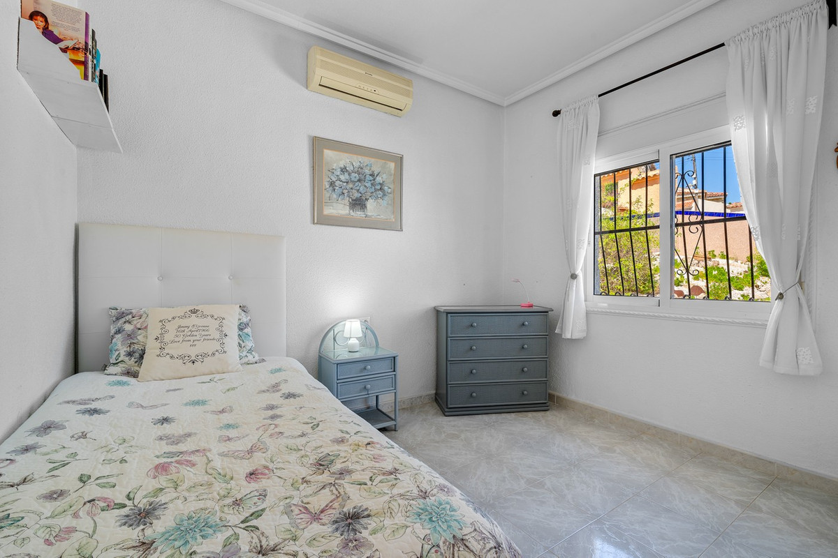 Se vende Villa - Chalet de 4 dormitorios en Costa Blanca, Alicante, España