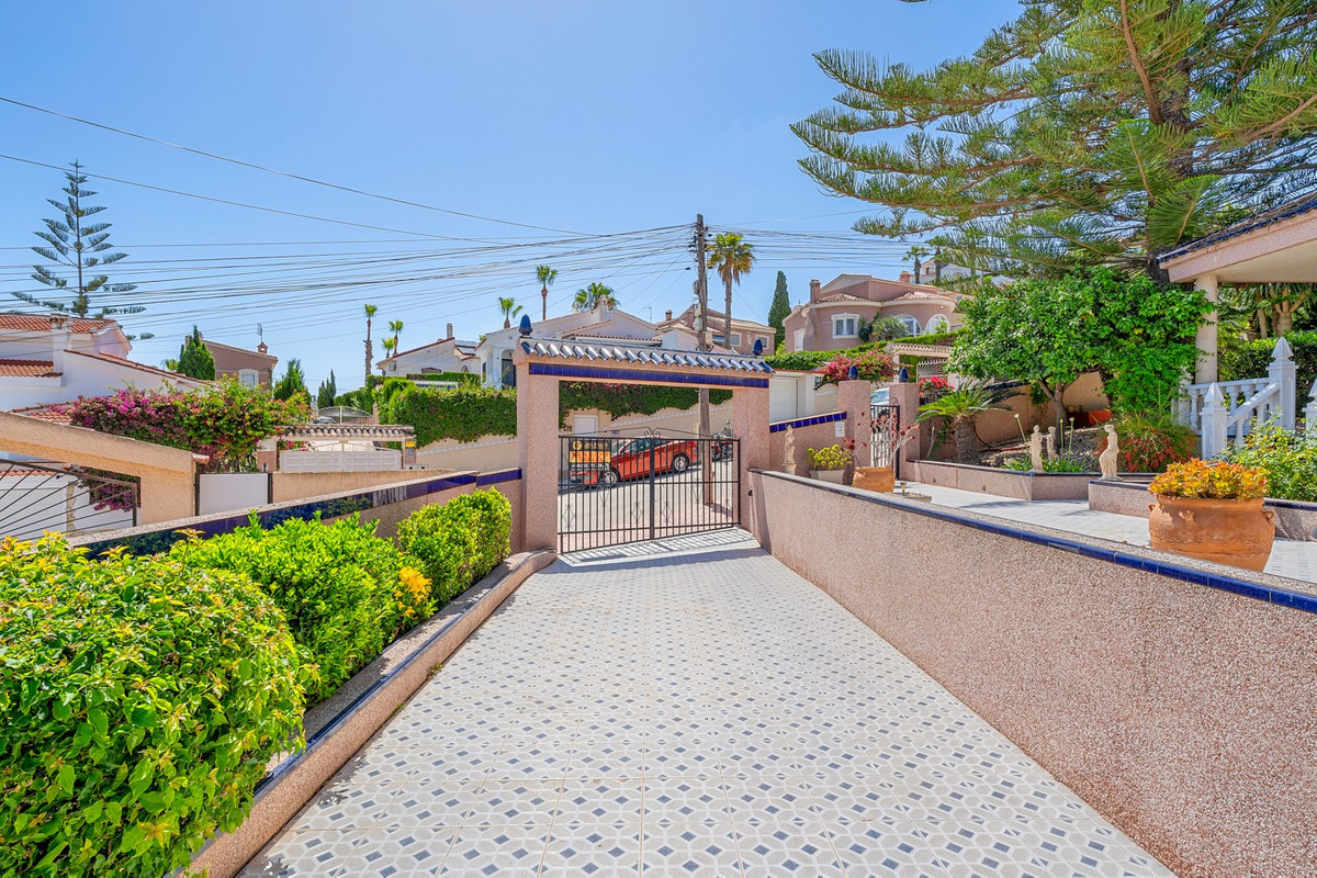 Se vende Villa - Chalet de 4 dormitorios en Costa Blanca, Alicante, España