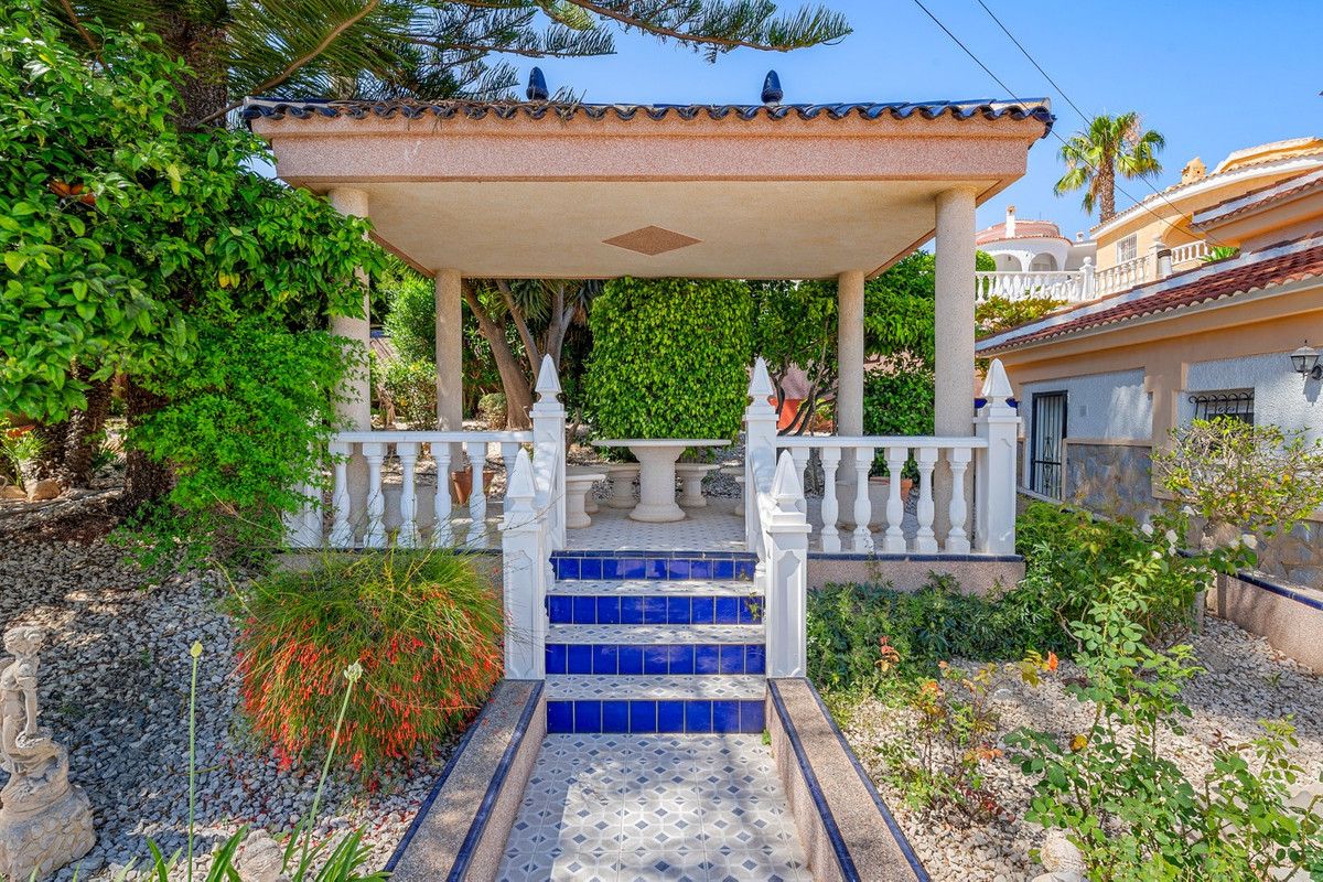 Se vende Villa - Chalet de 4 dormitorios en Costa Blanca, Alicante, España