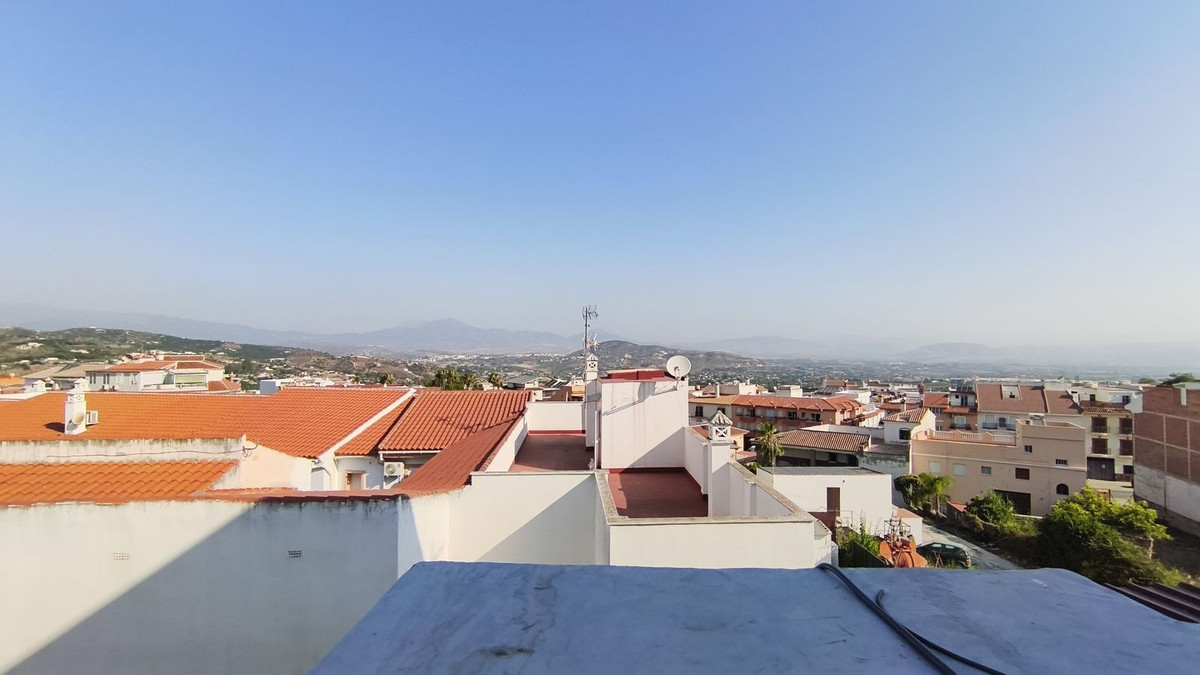 2 Bed Townhouse for sale in Alhaurín El Grande Costa Del Sol, Málaga, Spain