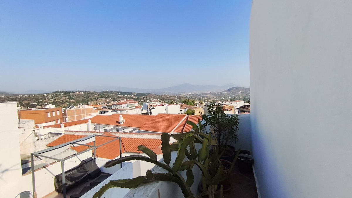 2 Bed Townhouse for sale in Alhaurín El Grande Costa Del Sol, Málaga, Spain