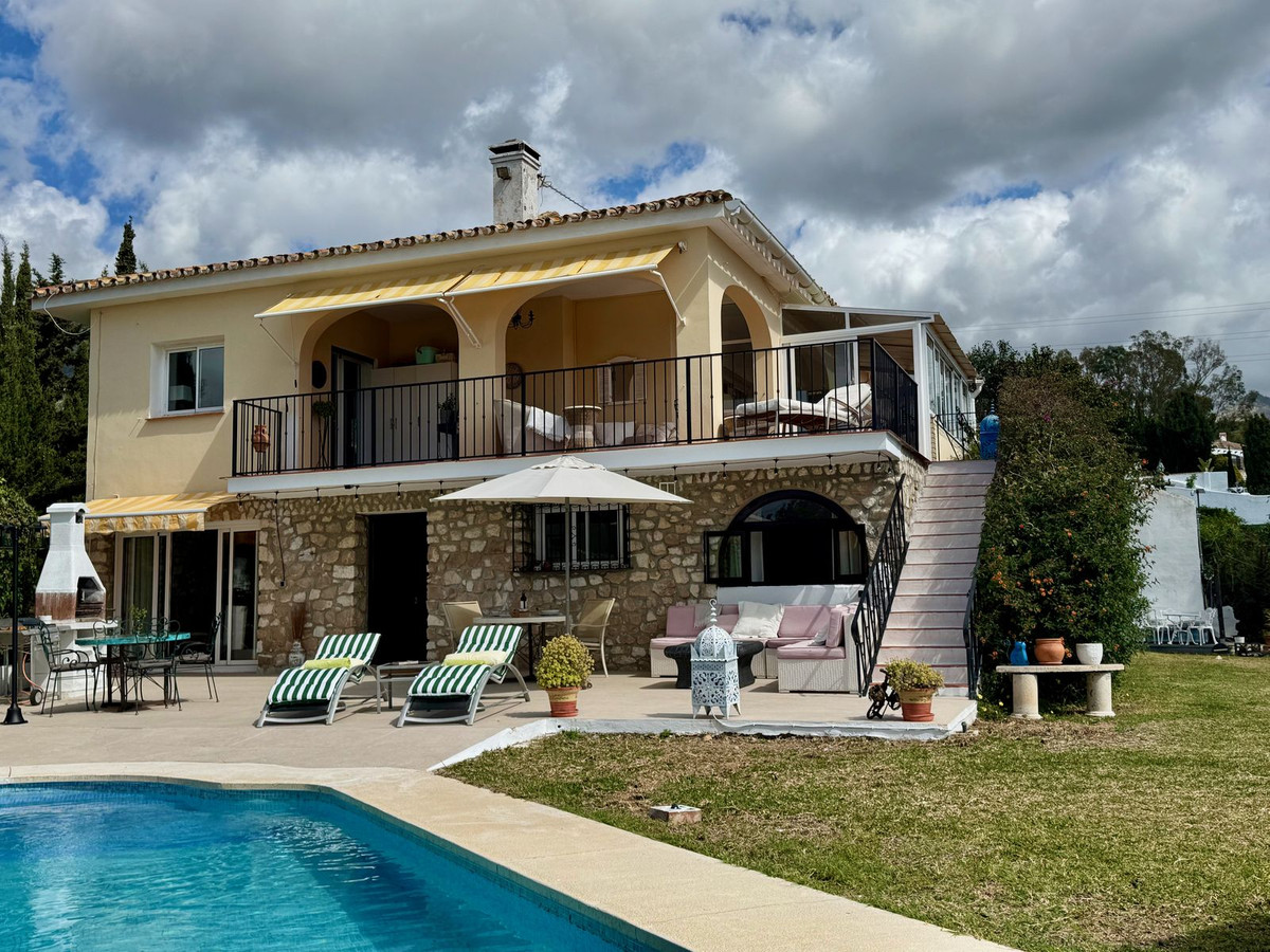 6 Bed Townhouse for sale in Mijas Costa Del Sol, Málaga, Spain