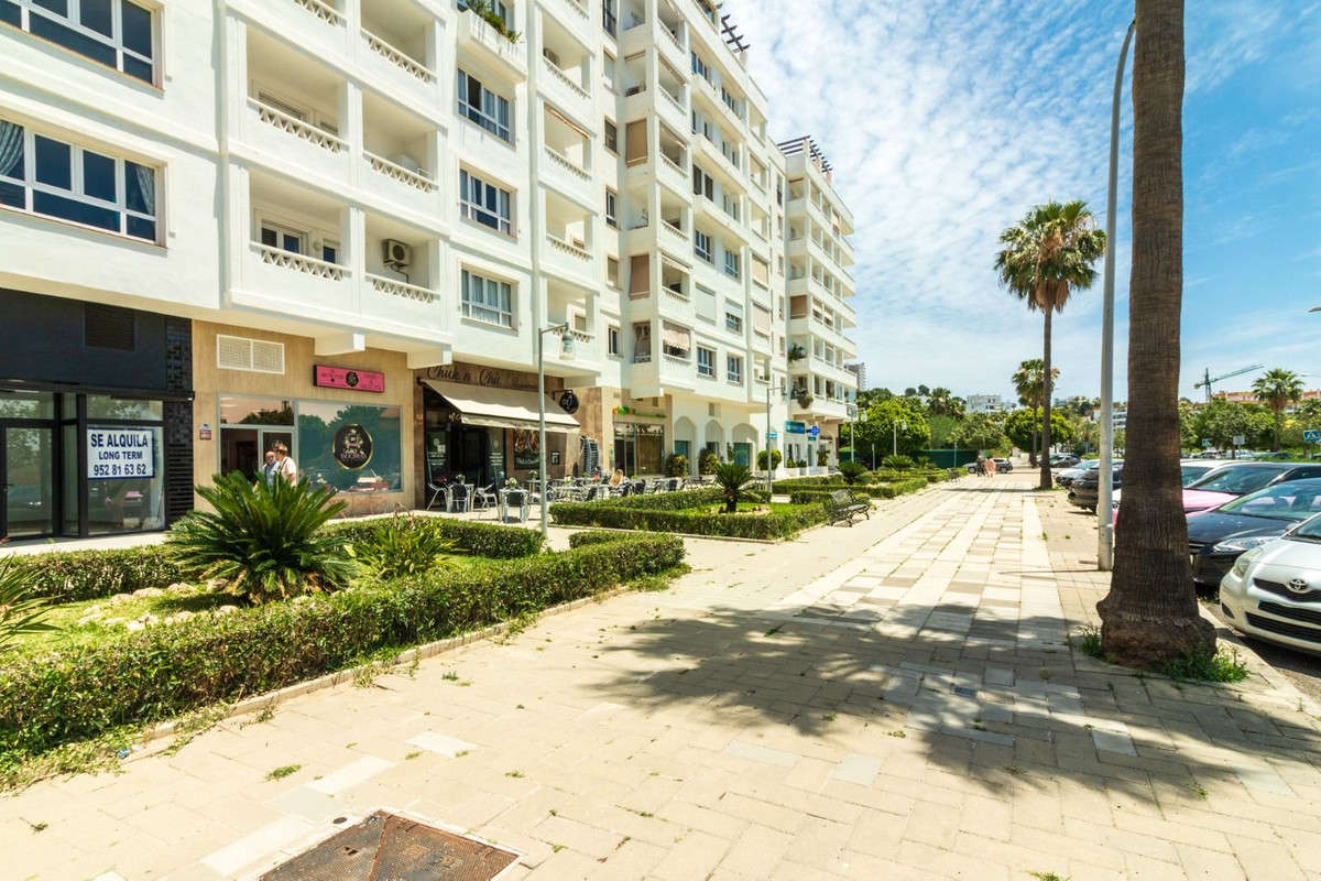 2 Bed Apartment for sale in Nueva Andalucía Costa Del Sol, Málaga, Spain