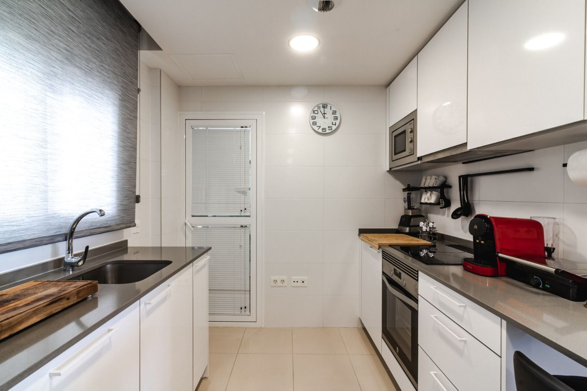 2 Bed Apartment for sale in Nueva Andalucía Costa Del Sol, Málaga, Spain