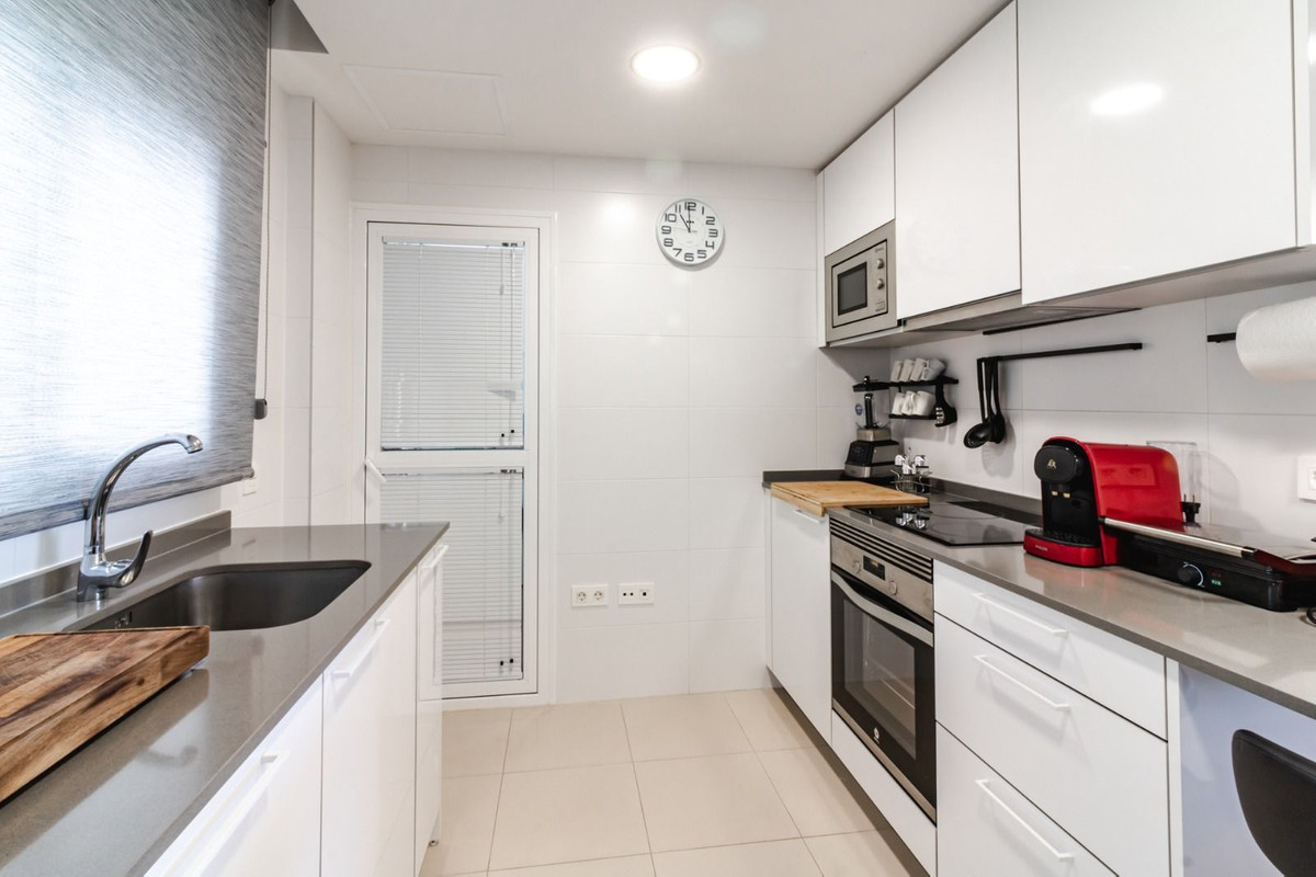 2 Bed Apartment for sale in Nueva Andalucía Costa Del Sol, Málaga, Spain