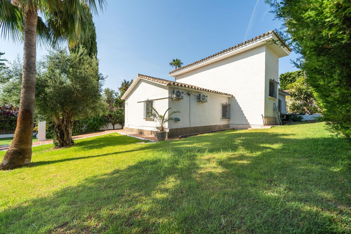 3 Bed Townhouse for sale in Calahonda Costa Del Sol, Málaga, Spain