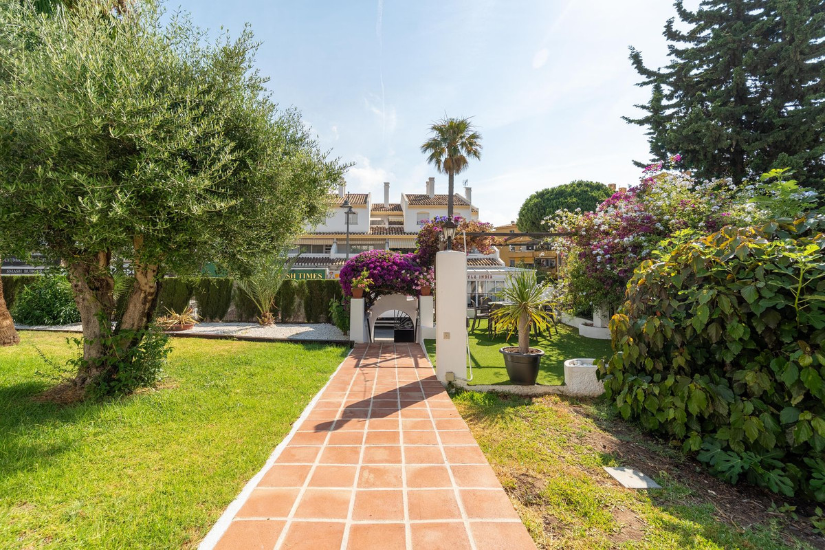 3 Bed Townhouse for sale in Calahonda Costa Del Sol, Málaga, Spain