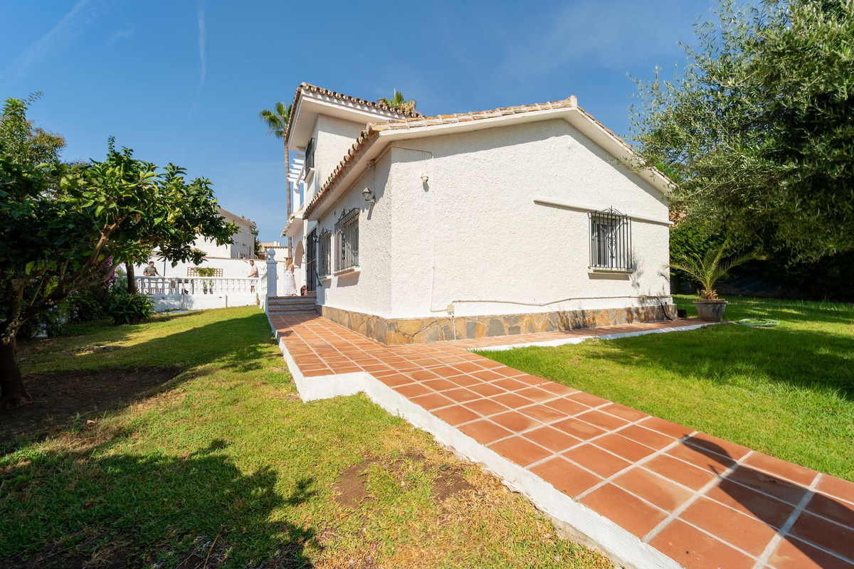 3 Bed Townhouse for sale in Calahonda Costa Del Sol, Málaga, Spain