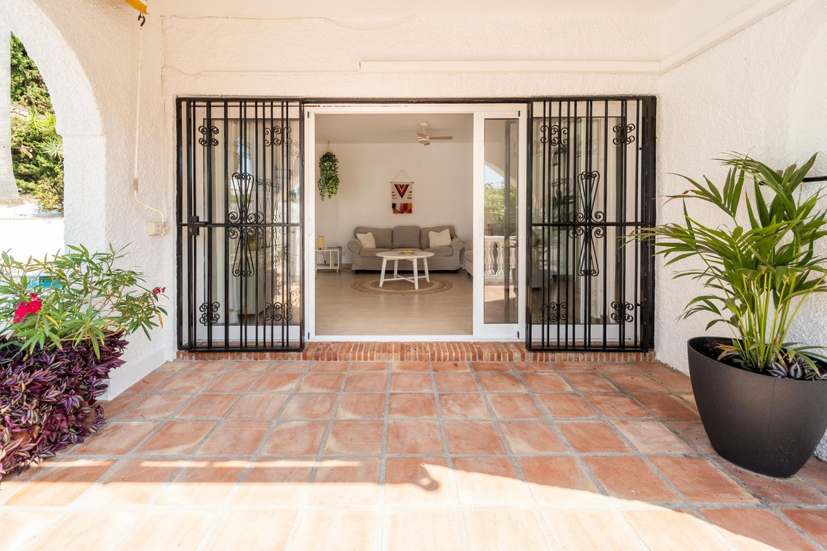 3 Bed Townhouse for sale in Calahonda Costa Del Sol, Málaga, Spain